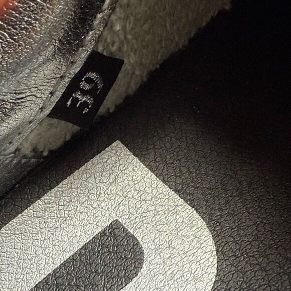 P448 Sneakers Black Seude Leather Zebra Metallic Stripe Low Tops Size 39 - Picture 5 of 9